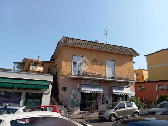 Appartamento in vendita a Valle Mazzone, Roma Capitale