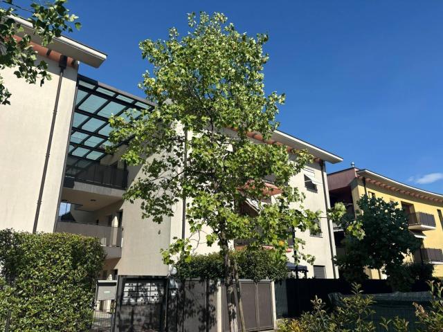 Appartamento in vendita a Arosio, Lombardia