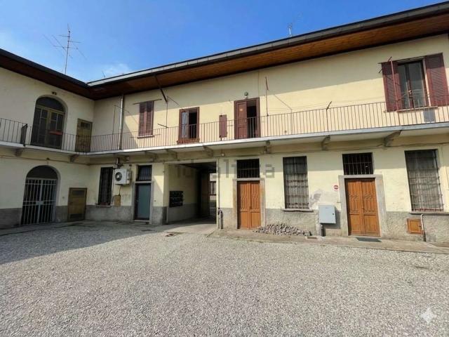 Appartamento in vendita a Meda, Lombardia