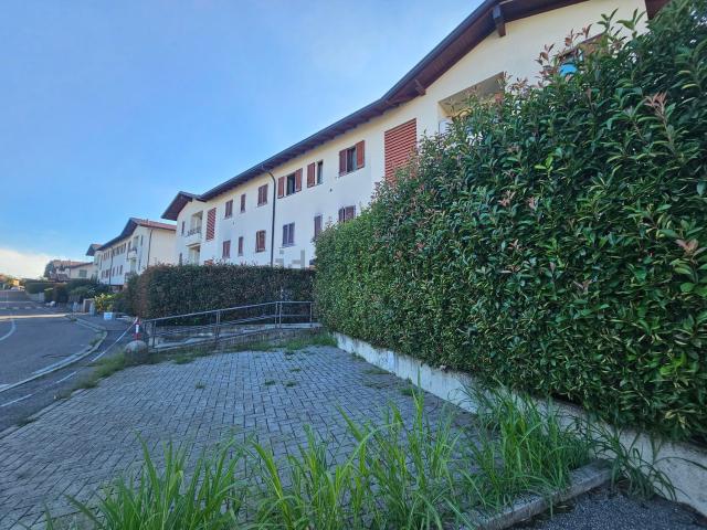 Appartamento in vendita a Lomazzo, Lombardia