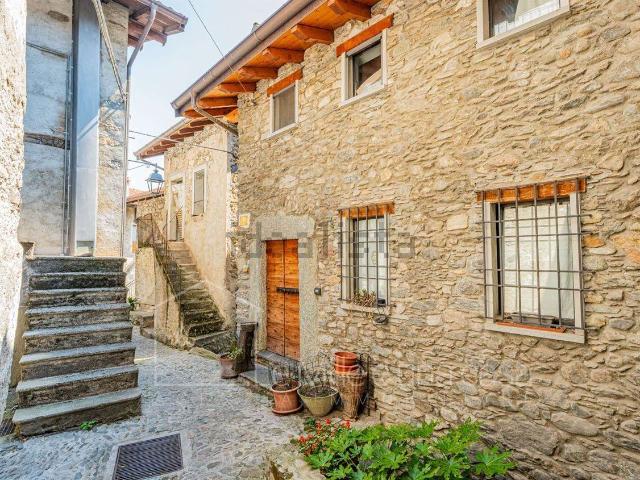 Appartamento in vendita a Vercana, Lombardia