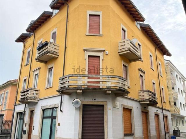 Appartamento in vendita a Abbazia, Sesto Calende