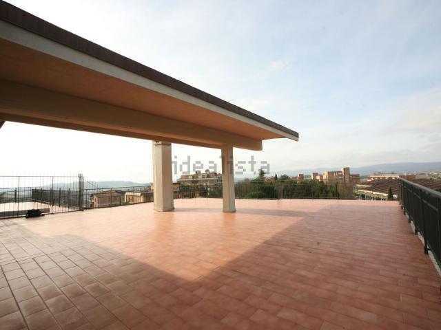 Appartamento in vendita a Siena, Toscana