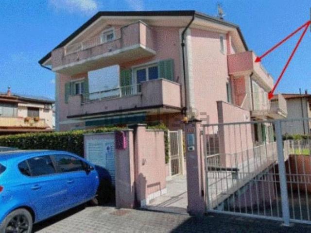 Appartamento in vendita a Marina di Massa, Marina Di Massa