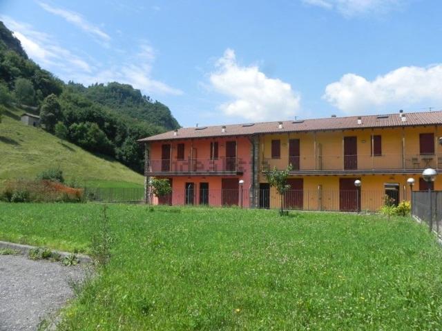 Appartamento in vendita a Comunità Montana della Valle Brembana, Sedrina