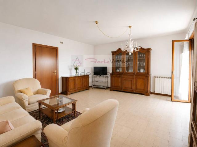 Appartamento in vendita a Tonfano, Toscana