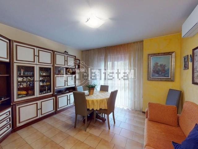 Appartamento in vendita a Cesano Maderno, Lombardia