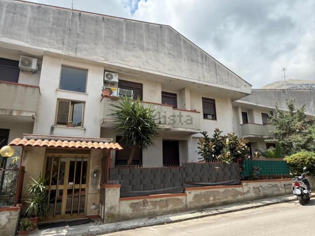 Appartamento in vendita a V Circoscrizione, Palermo