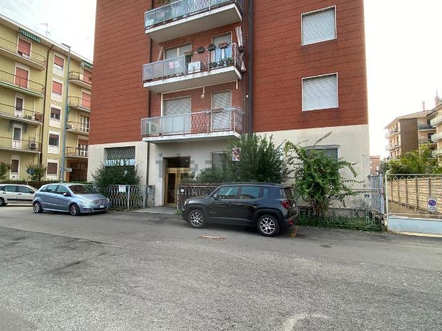 Appartamento in vendita a Magenta, Milano