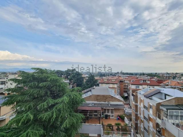 Attico in vendita a Monte Sacro Alto, Roma