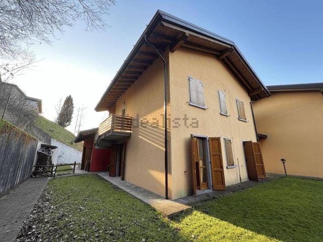 Appartamento in vendita a Onore, Lombardia
