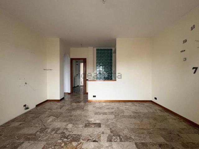 Appartamento in vendita a Cerano, Novara