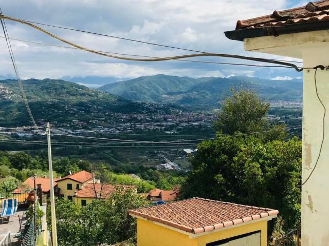 Appartamento in vendita a Follo Alto, Follo