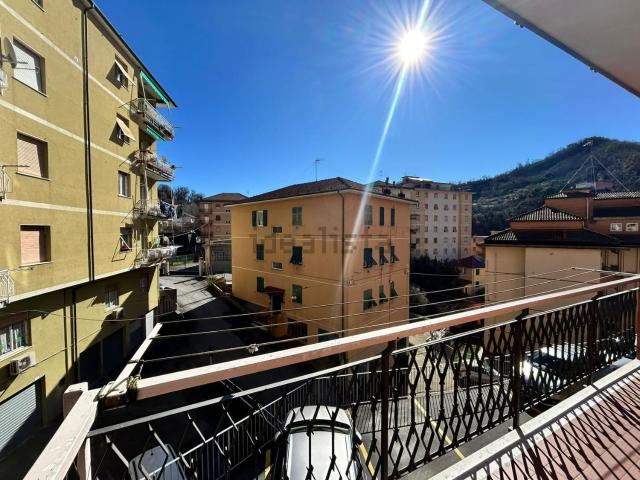 Appartamento in vendita a Campomorone, Liguria