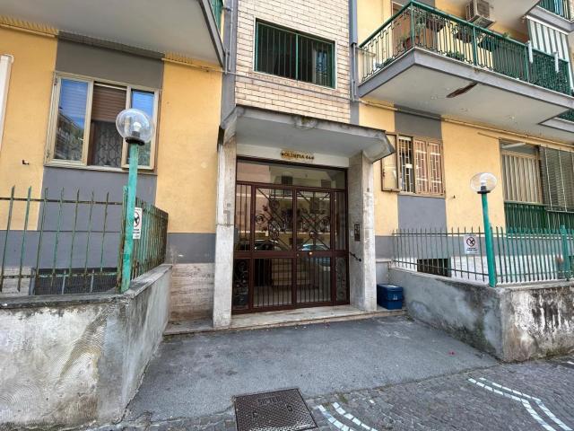 Appartamento in vendita a Portici, Campania