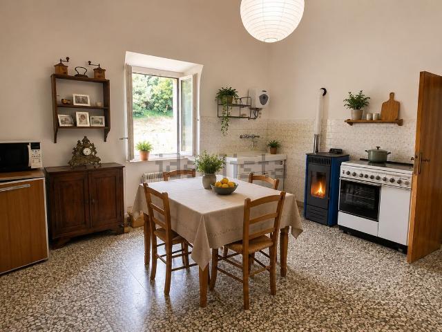 Appartamento in vendita a Volterra, Toscana