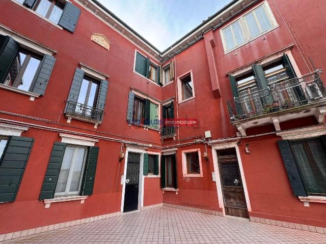 Appartamento in vendita a Venezia-Murano-Burano, Venezia