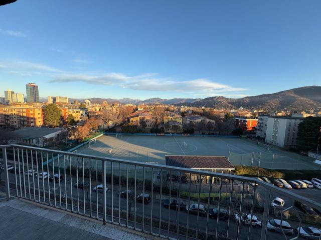 Appartamento in vendita a Zona Sud, Brescia