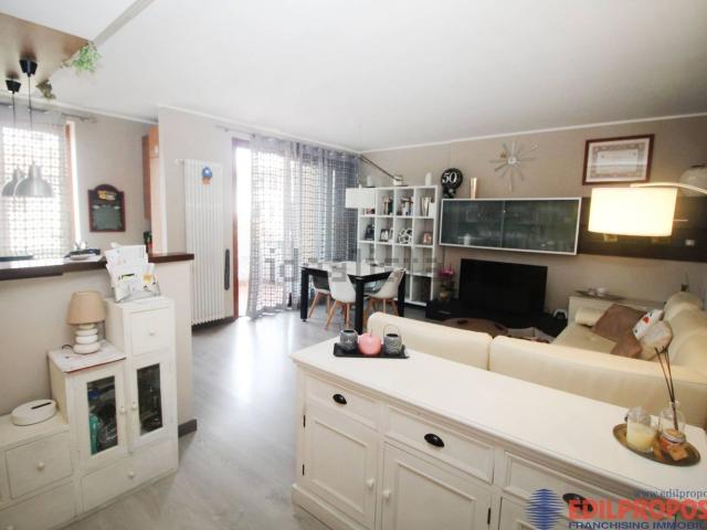Appartamento in vendita a Ceriano Laghetto, Lombardia