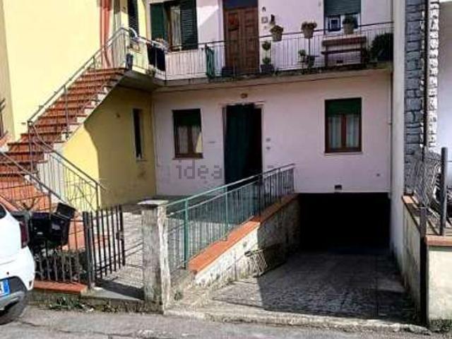 Appartamento in vendita a Bucine, Toscana