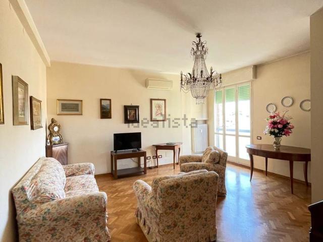 Appartamento in vendita a Centro Storico, Modena