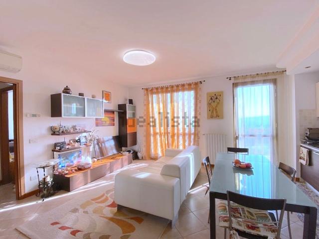 Appartamento in vendita a Montescudo-Monte Colombo, Monte Colombo
