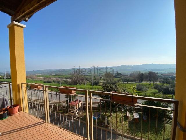 Appartamento in vendita a Montescudo-Monte Colombo, Monte Colombo