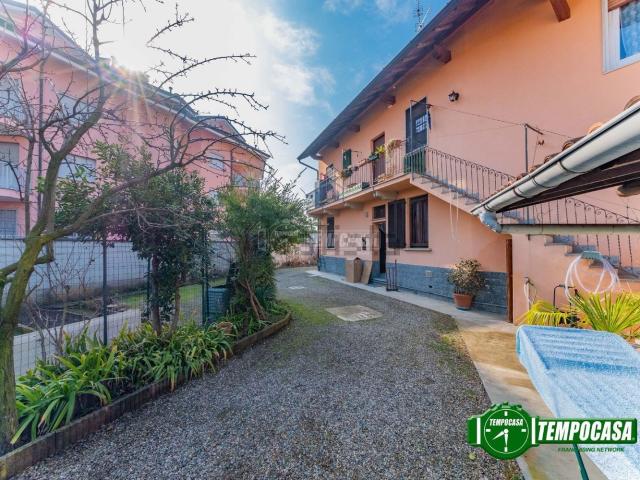 Appartamento in vendita a Bareggio, Lombardia