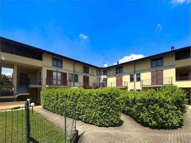 Appartamento in vendita a Vergiate, Lombardia