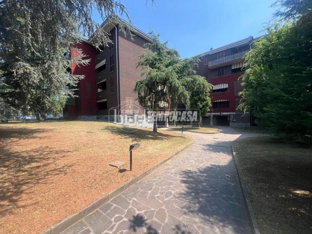 Appartamento in vendita a Rovellasca, Como