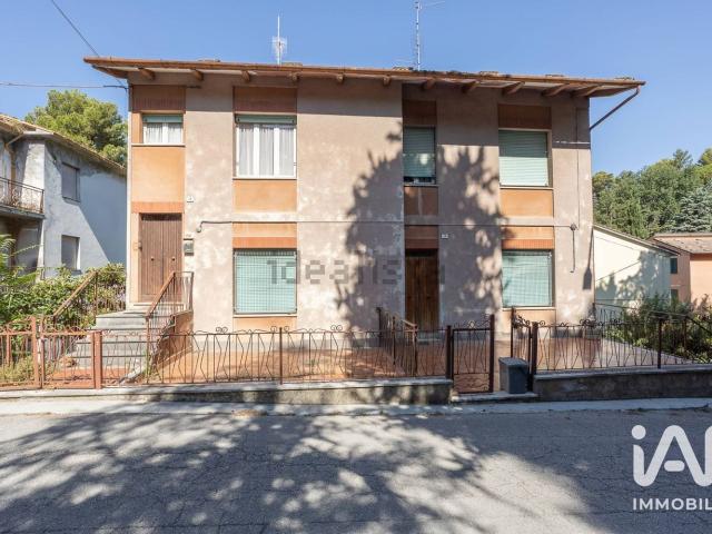 Appartamento in vendita a Montecarotto, Ancona