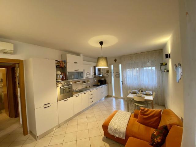 Appartamento in vendita a Montescudo-Monte Colombo, Monte Colombo
