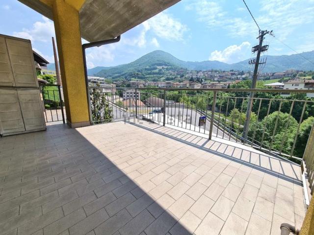 Appartamento in vendita a Gandino, Lombardia