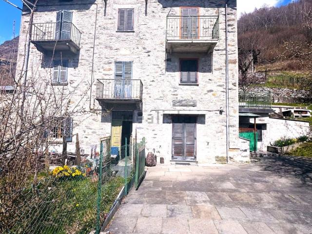 Appartamento in vendita a Curlo, Chiesa in Valmalenco