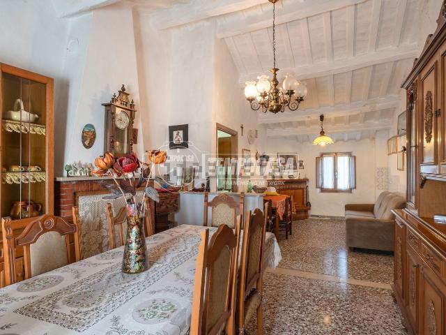 Appartamento in vendita a Serrone, Marche