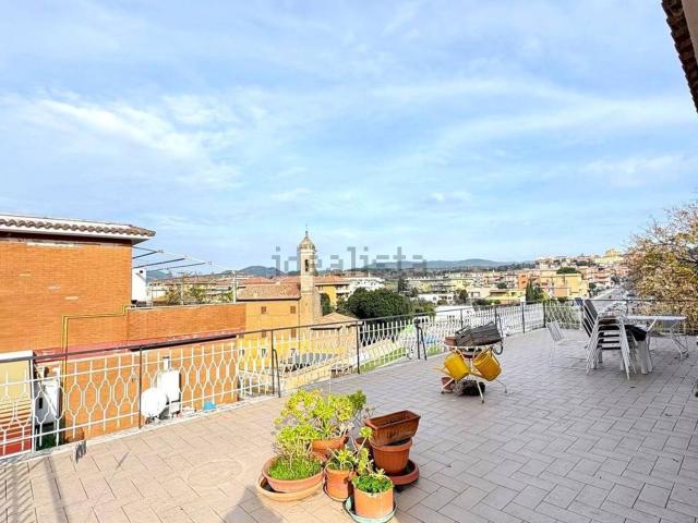 Appartamento in vendita a Poggio dell'Asino, Roma Capitale