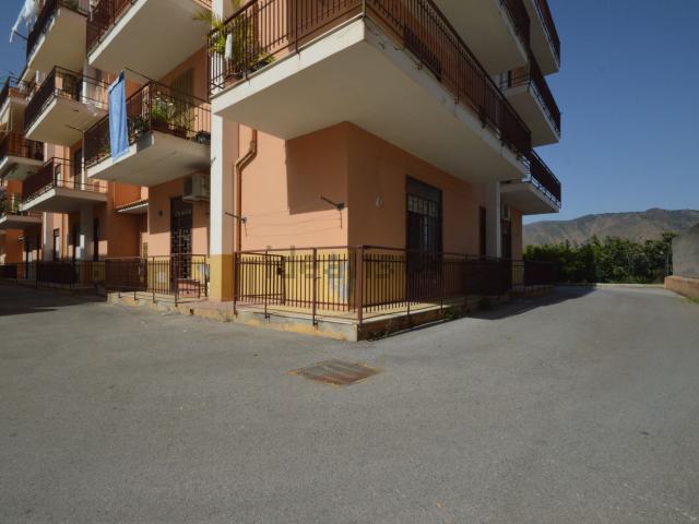 Appartamento in vendita a Belvedere, Falcone