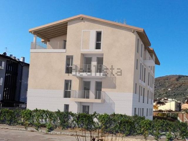 Appartamento in vendita a Nord-Est, Brenzone