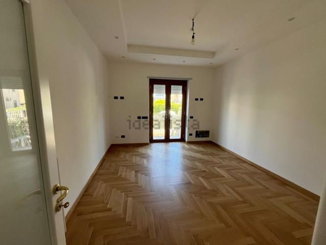 Appartamento in vendita a Latina, Lazio