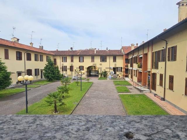 Appartamento in vendita a Casorate Primo, Lombardia