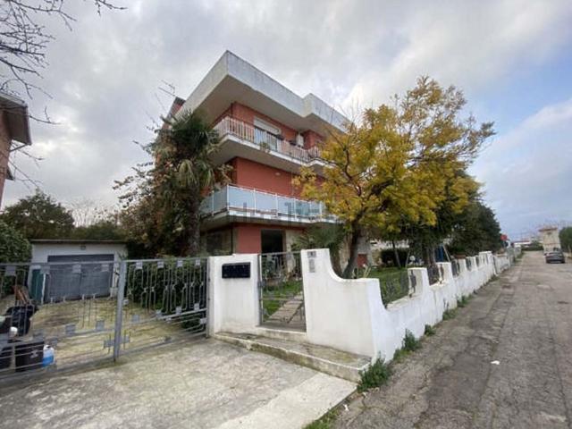 Appartamento in vendita a Roseto Degli Abruzzi, Abruzzo