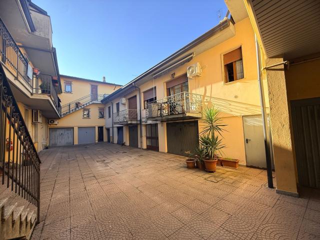 Appartamento in vendita a Lesmo, Lombardia