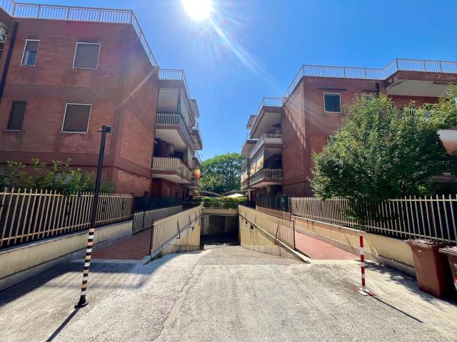 Appartamento in vendita a Campolimpido, Roma Capitale