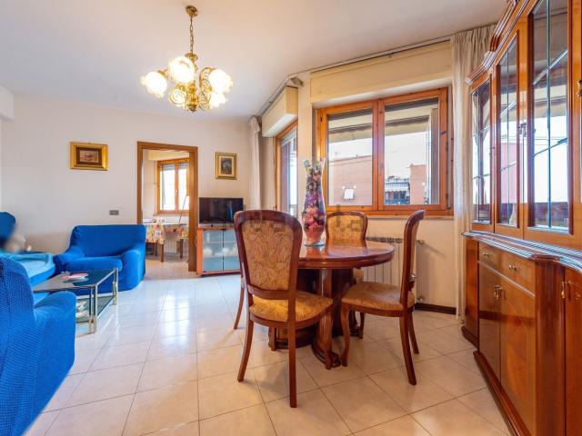 Appartamento in vendita a Osteria del Curato, Roma Capitale