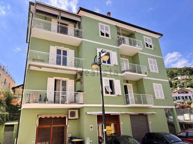 Appartamento in vendita a Cogoleto, Liguria