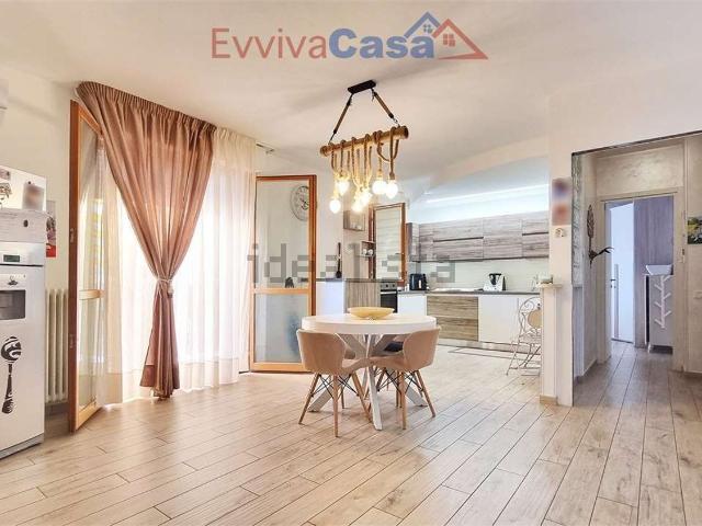 Appartamento in vendita a Casine, Marche