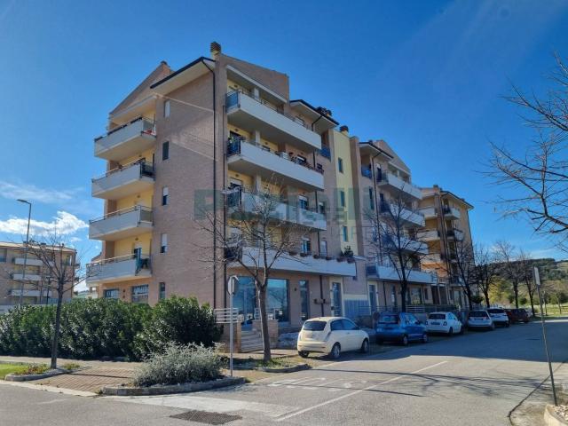 Appartamento in vendita a Valdaso, Marche