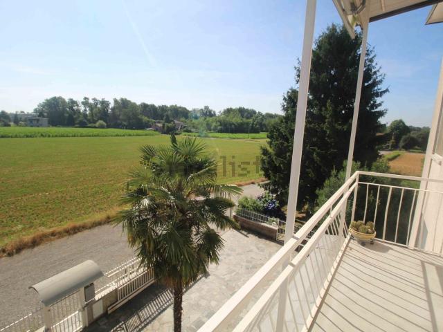 Appartamento in vendita a Lazzate, Lombardia