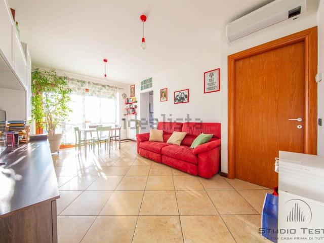 Appartamento in vendita a Rozzano, Lombardia