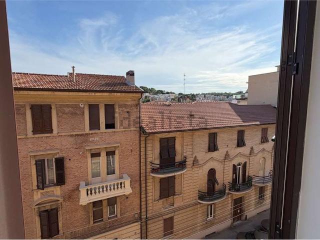 Appartamento in vendita a Adriatico, Marche
